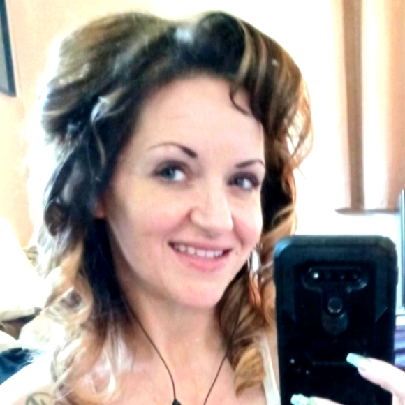 Meet your Posher, Shena - Picture 2 of 8